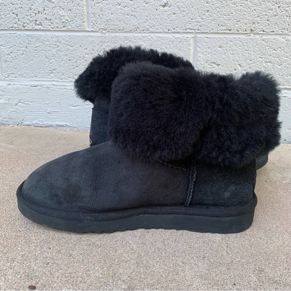 Ugg // Bailey Button Boot - Size 8 - image 6